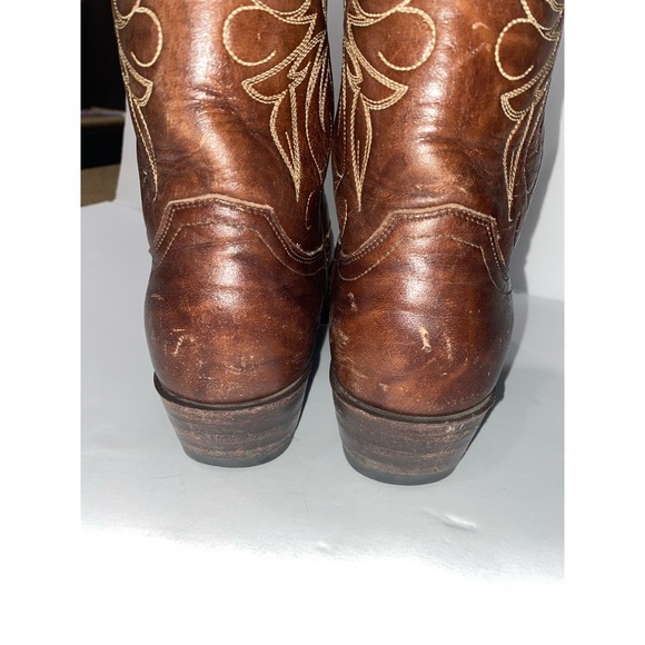 Women’s Justin cowboy boots size 7 C brown western